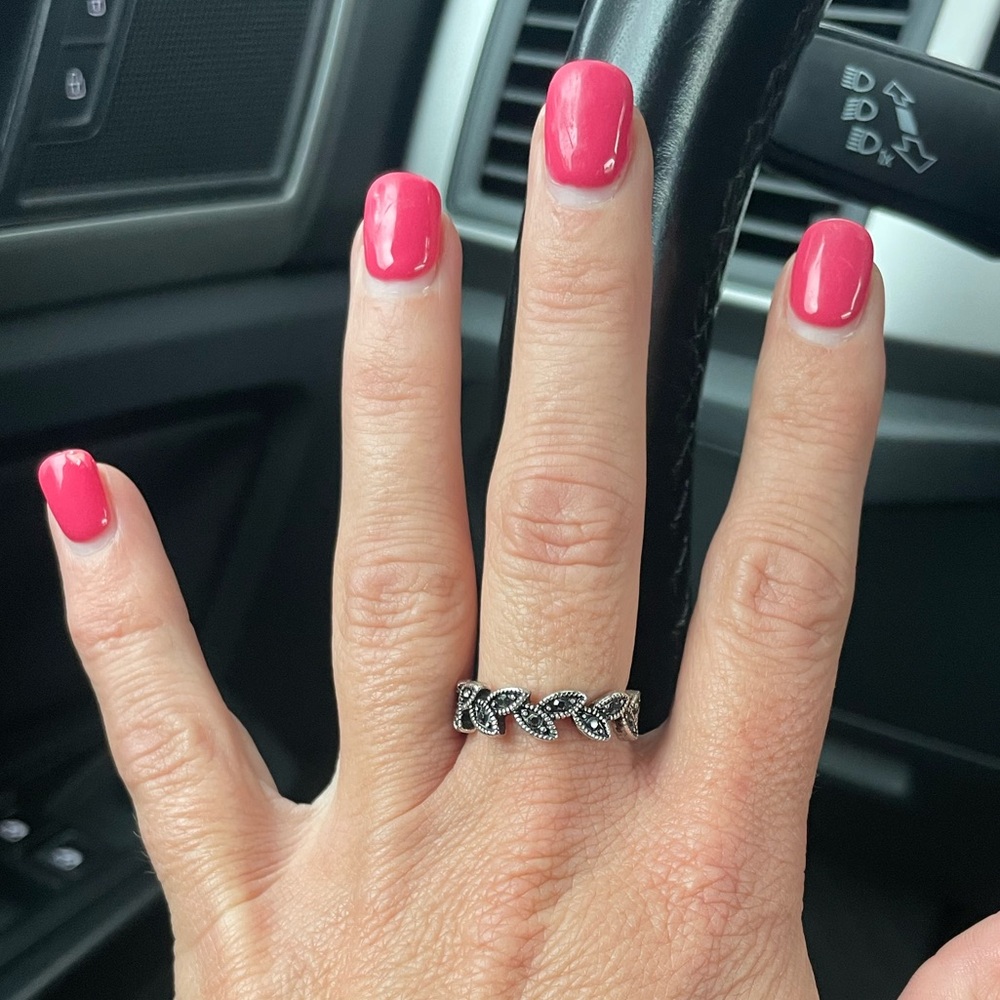 925 Sterling Silver Ring Size 8.5